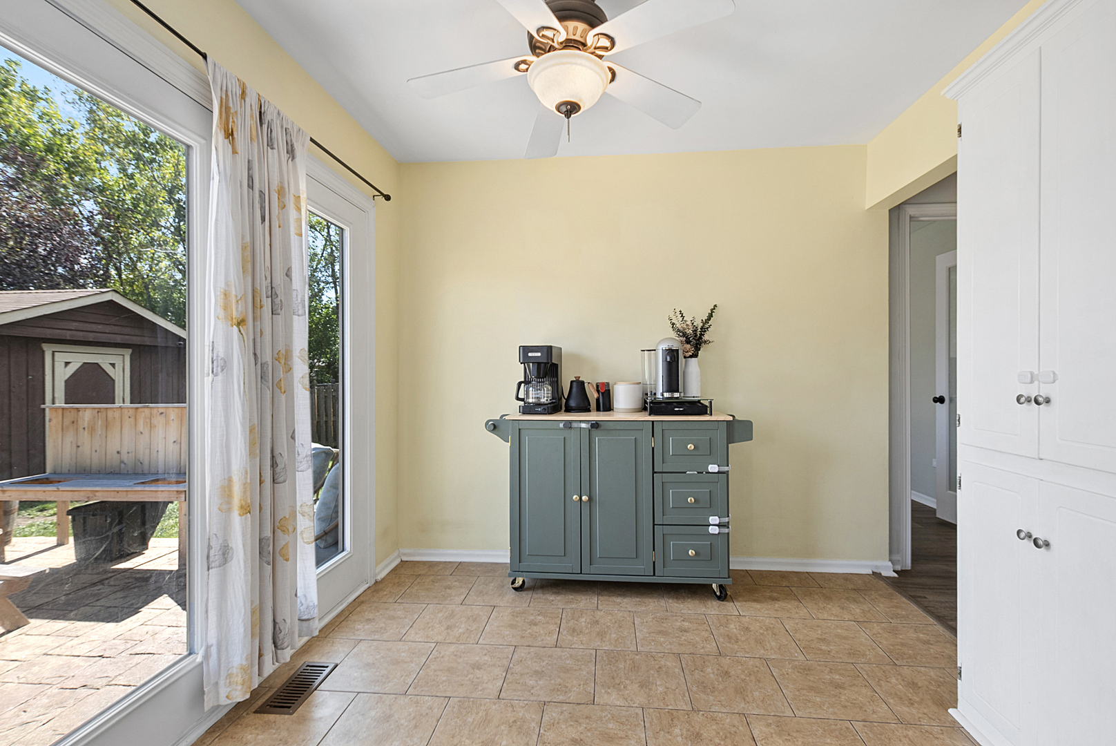 2206 DANIEL LEWIS Drive