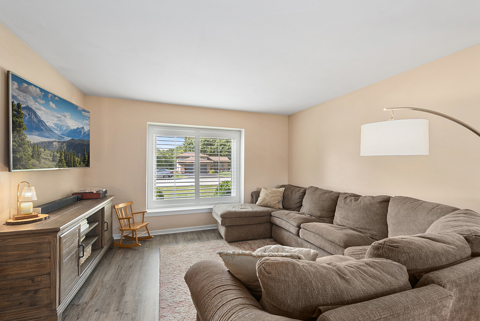 2206 DANIEL LEWIS Drive