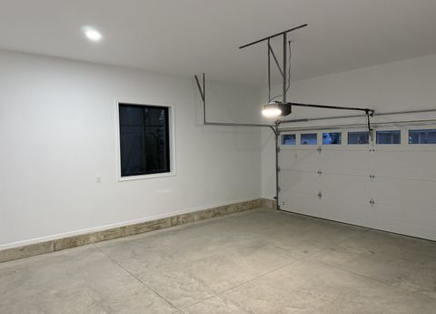 Tiny photo for 422 View Street, Ottawa, IL 61350 (MLS # 12469291)