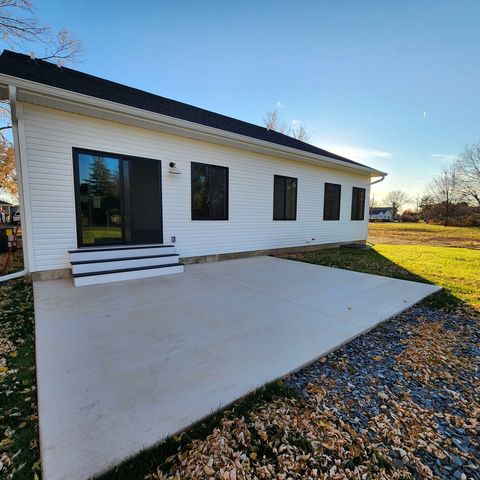 Tiny photo for 422 View Street, Ottawa, IL 61350 (MLS # 12469291)