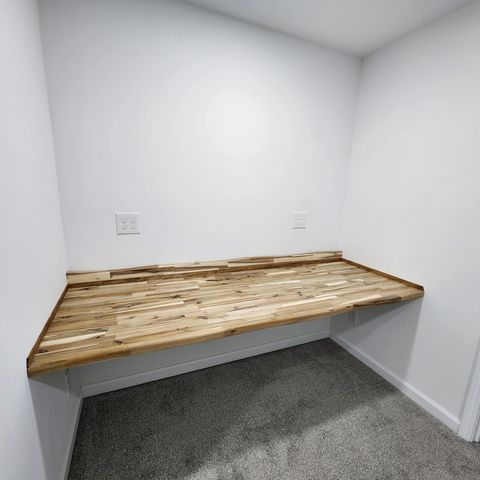 Tiny photo for 422 View Street, Ottawa, IL 61350 (MLS # 12469291)