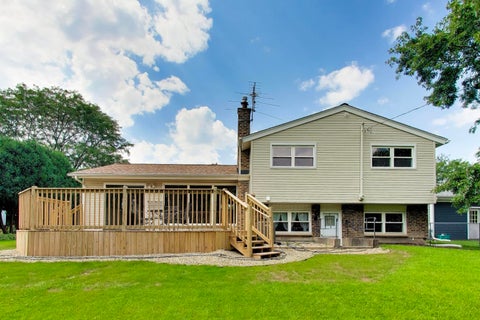 Tiny photo for 2307 N Kennicott Drive, Arlington Heights, IL 60004 (MLS # 12750547)