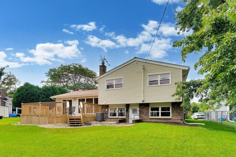 Tiny photo for 2307 N Kennicott Drive, Arlington Heights, IL 60004 (MLS # 12750547)