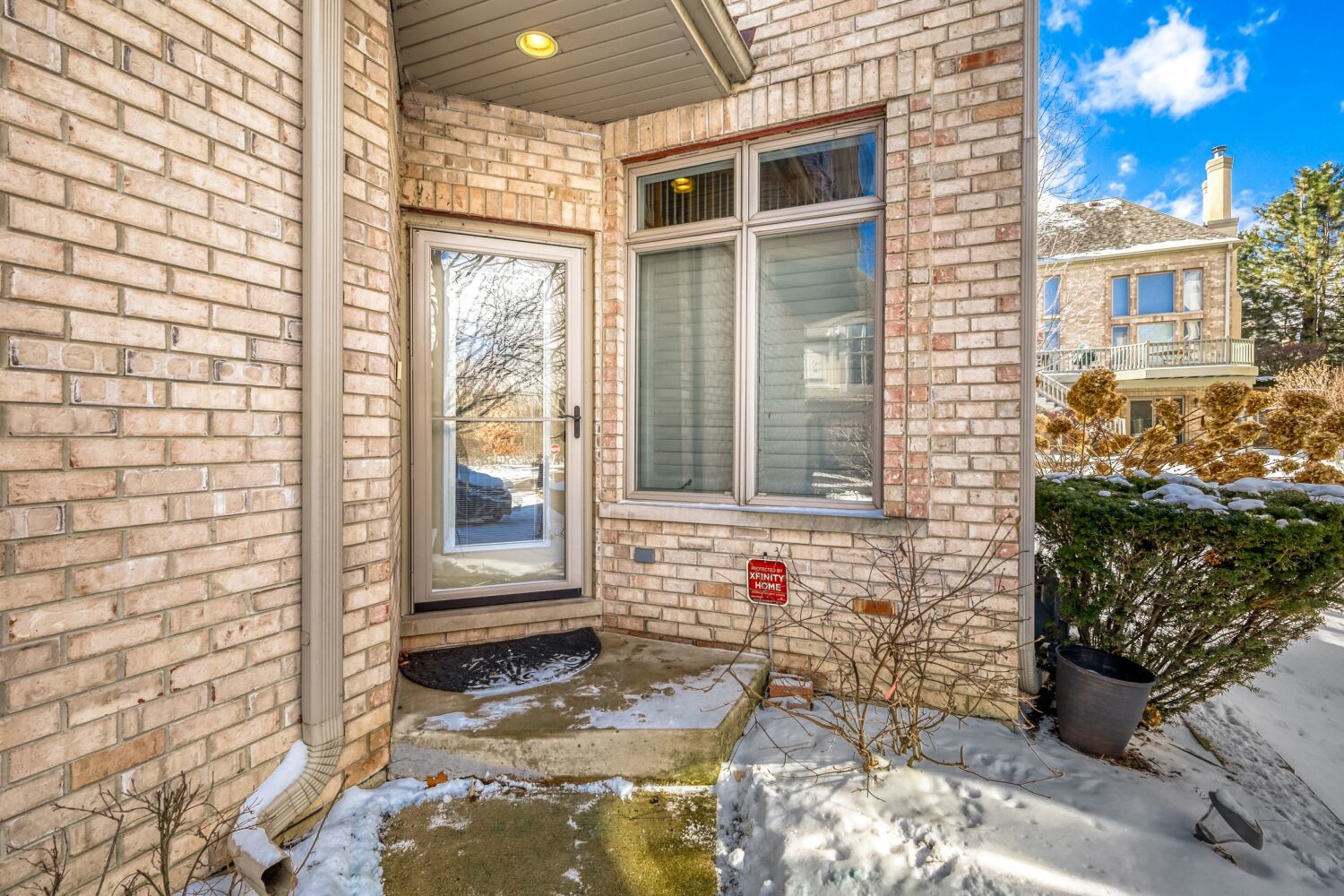 1562 S Paul Le Comte Court