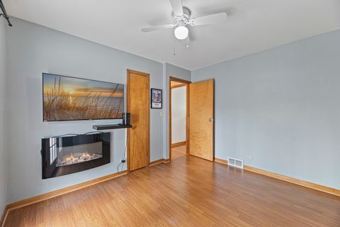 Tiny photo for 253 Heather Avenue, Grayslake, IL 60030 (MLS # 12638984)