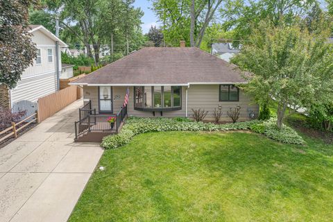 Tiny photo for 253 Heather Avenue, Grayslake, IL 60030 (MLS # 12638984)