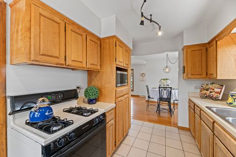 Tiny photo for 253 Heather Avenue, Grayslake, IL 60030 (MLS # 12638984)