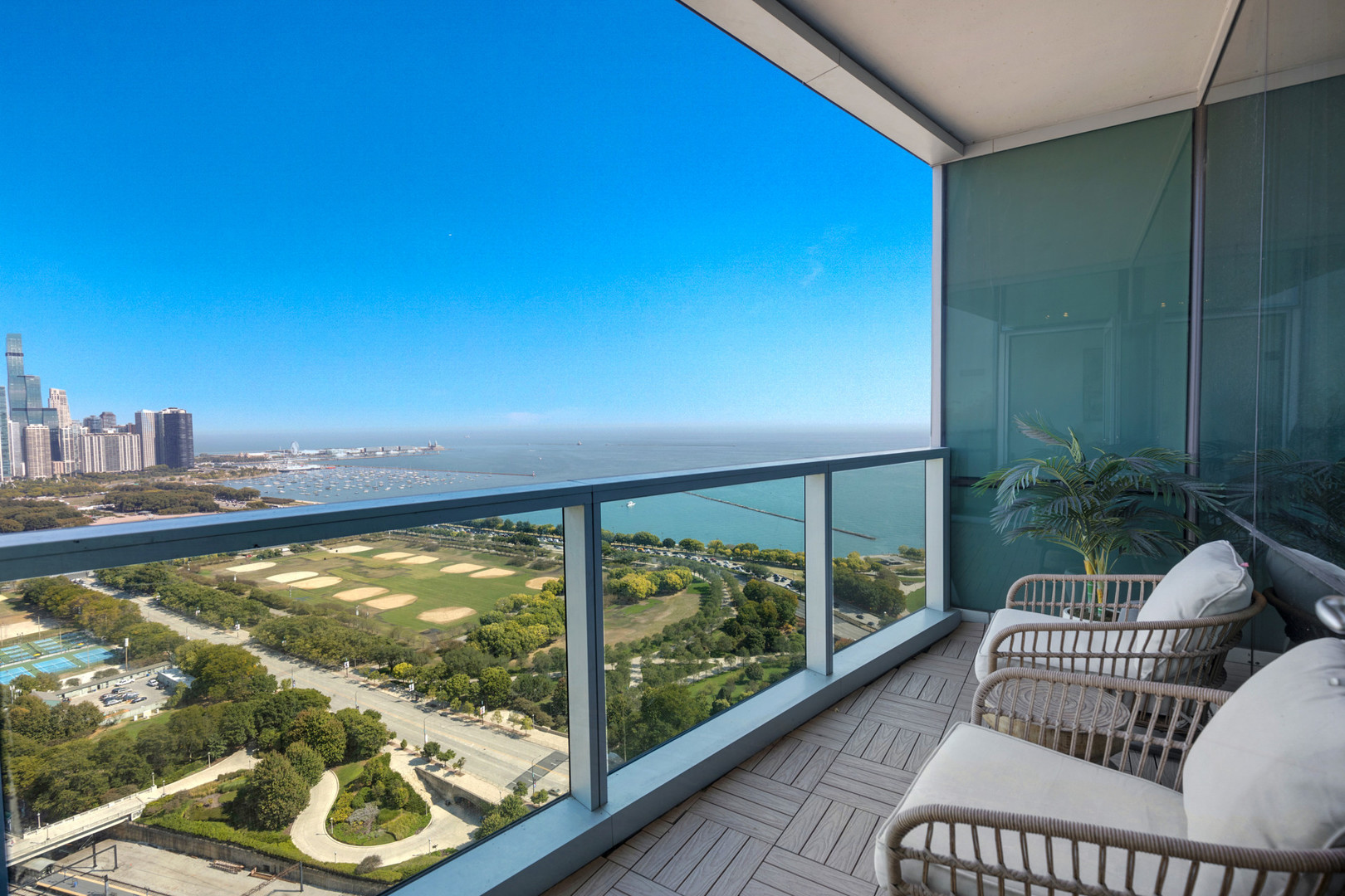 1201 S Prairie Avenue 3602