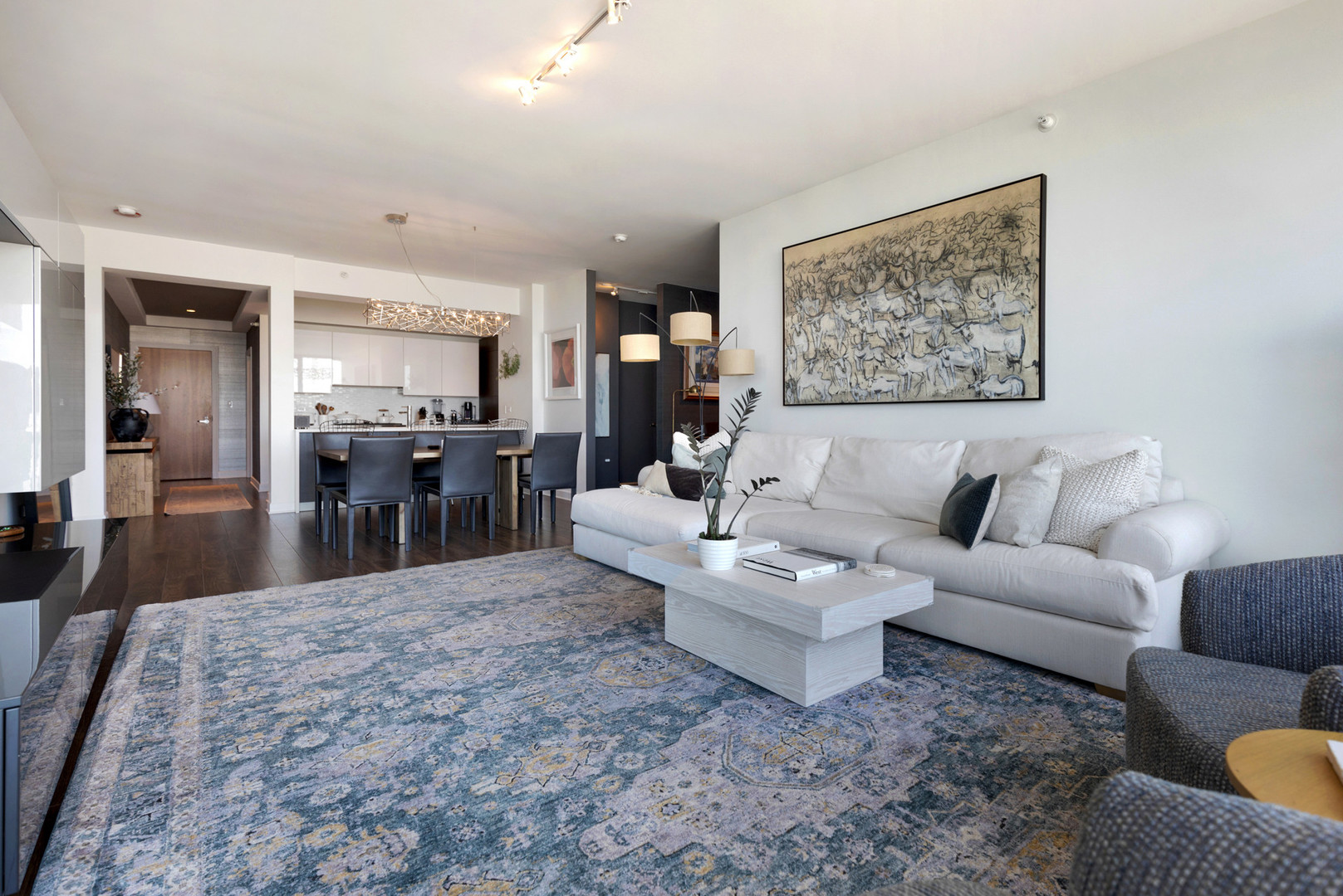 1201 S Prairie Avenue 3602