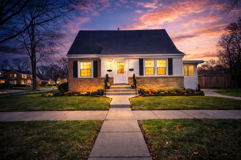 Photo of 1457 Bristol Avenue, Westchester, IL 60154 (MLS # 12598870)