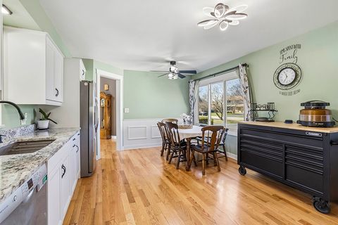 Tiny photo for 914 Somerset Acres, New Lenox, IL 60451 (MLS # 12596298)