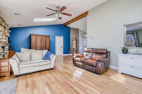 Tiny photo for 914 Somerset Acres, New Lenox, IL 60451 (MLS # 12596298)