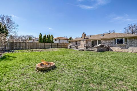 Tiny photo for 914 Somerset Acres, New Lenox, IL 60451 (MLS # 12596298)