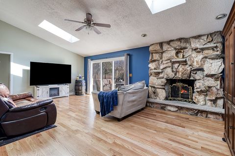 Tiny photo for 914 Somerset Acres, New Lenox, IL 60451 (MLS # 12596298)