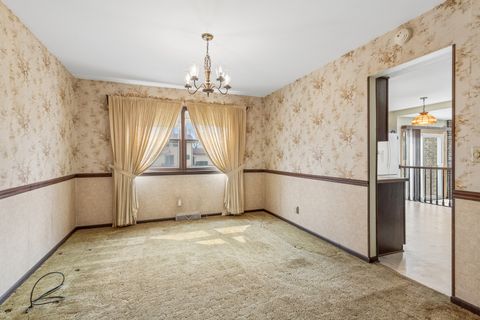 Tiny photo for 5017 Kenneth Drive, Crystal Lake, IL 60014 (MLS # 12597205)