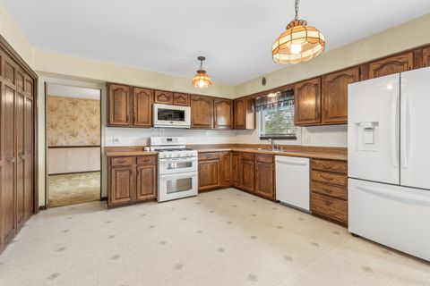 Tiny photo for 5017 Kenneth Drive, Crystal Lake, IL 60014 (MLS # 12597205)