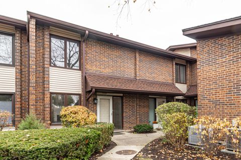Photo of 1087 Deerfield Place, Highland Park, IL 60035 (MLS # 12521705)