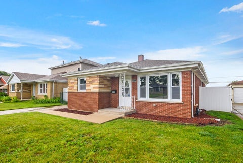 Tiny photo for 3914 153rd Street, Midlothian, IL 60445 (MLS # 12711860)