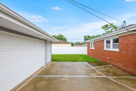 Tiny photo for 3914 153rd Street, Midlothian, IL 60445 (MLS # 12711860)