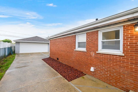 Tiny photo for 3914 153rd Street, Midlothian, IL 60445 (MLS # 12711860)