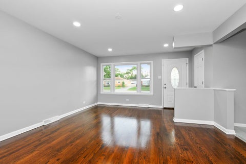 Tiny photo for 3914 153rd Street, Midlothian, IL 60445 (MLS # 12711860)