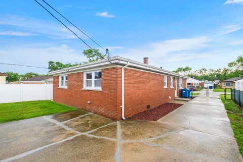 Tiny photo for 3914 153rd Street, Midlothian, IL 60445 (MLS # 12711860)