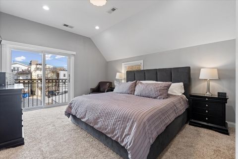 Tiny photo for 1134 W ADDISON Street, Chicago, IL 60613 (MLS # 12486764)