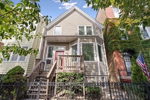 Photo of 1134 W ADDISON Street, Chicago, IL 60613 (MLS # 12486764)