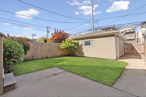 Tiny photo for 1134 W ADDISON Street, Chicago, IL 60613 (MLS # 12486764)