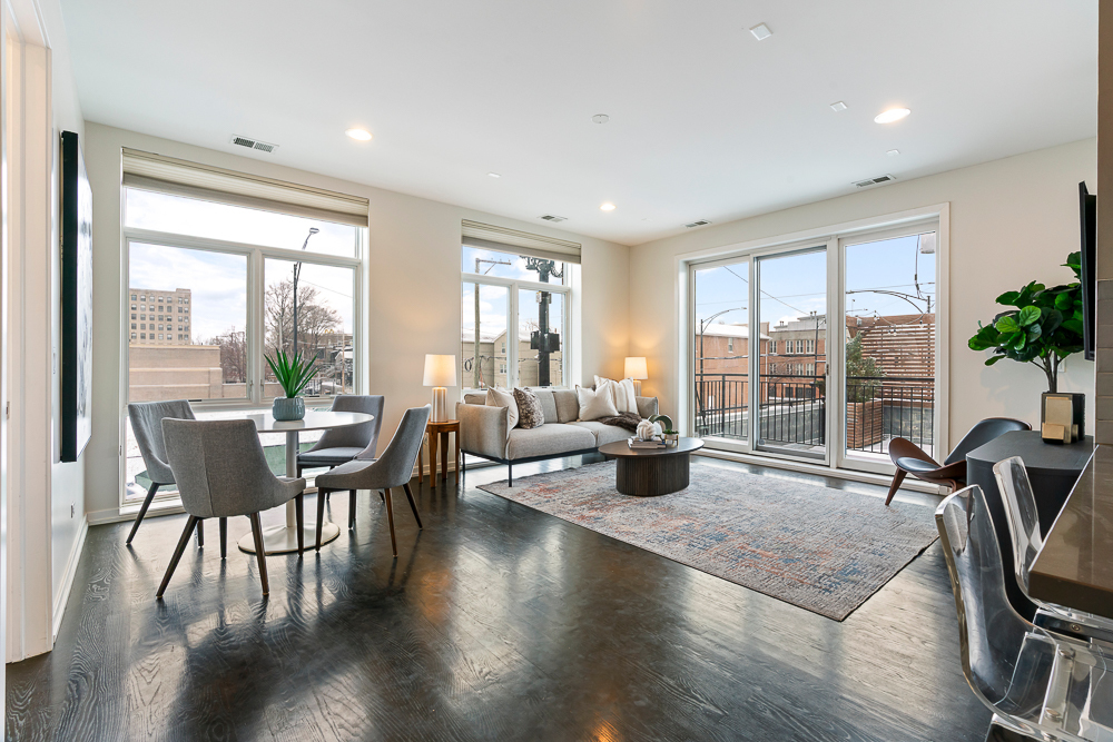 5 N Oakley Boulevard 201