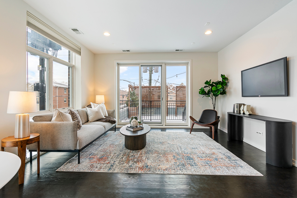 5 N Oakley Boulevard 201