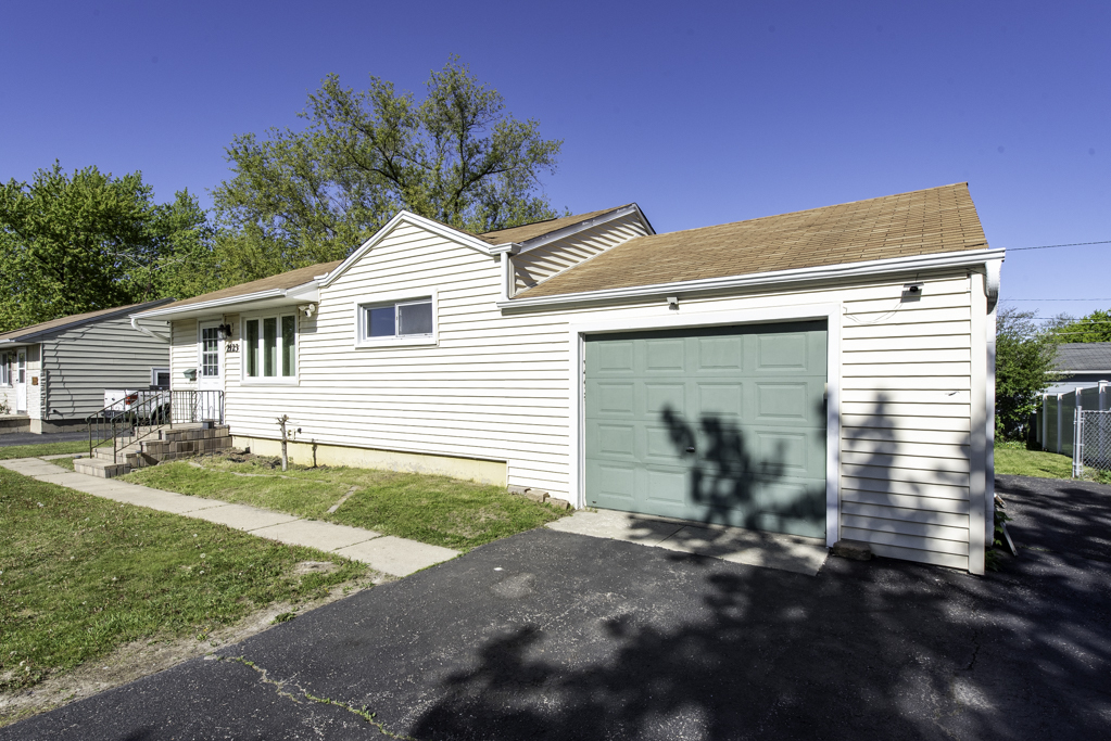 2123 N McAree Road