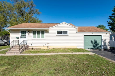 Photo of 2123 N McAree Road, Waukegan, IL 60087 (MLS # 12636837)