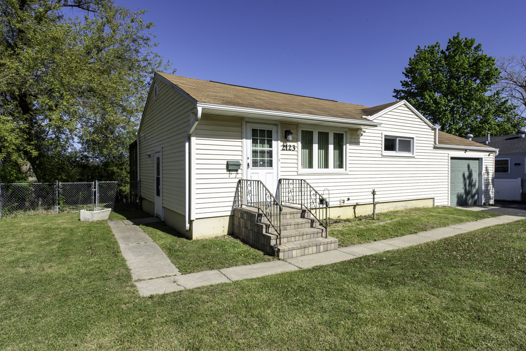 2123 N McAree Road