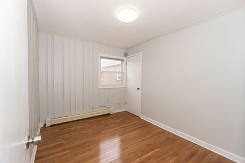 Tiny photo for 4600 Warsaw Avenue, Lyons, IL 60534 (MLS # 12587136)