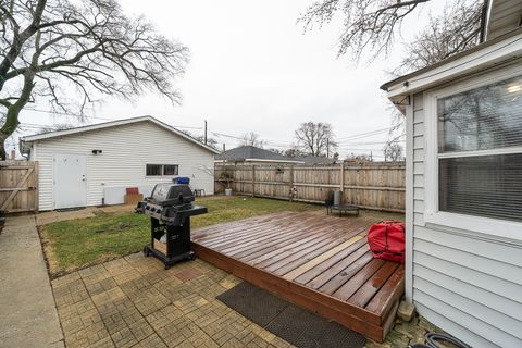 Tiny photo for 4600 Warsaw Avenue, Lyons, IL 60534 (MLS # 12587136)