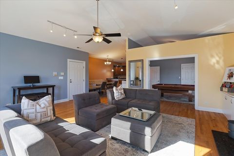 Tiny photo for 5036 N Lockwood Avenue #3, Chicago, IL 60630 (MLS # 12602112)