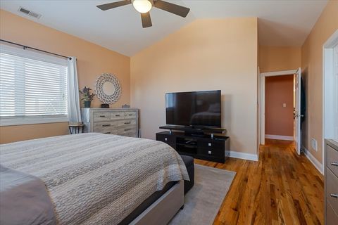 Tiny photo for 5036 N Lockwood Avenue #3, Chicago, IL 60630 (MLS # 12602112)