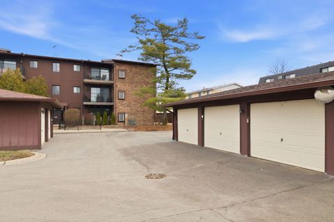 Tiny photo for 73 W Pier Drive #201, Westmont, IL 60559 (MLS # 12573870)