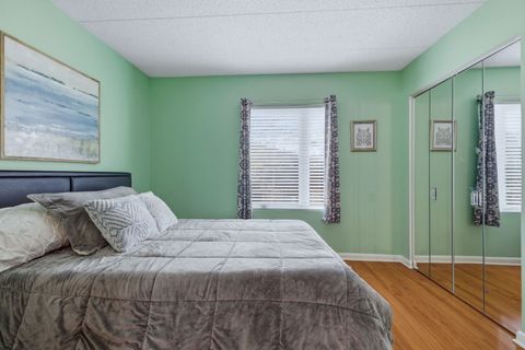 Tiny photo for 73 W Pier Drive #201, Westmont, IL 60559 (MLS # 12573870)