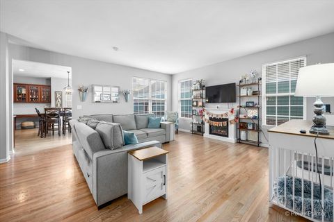 Tiny photo for 279 Garden Drive, Elgin, IL 60124 (MLS # 12502266)