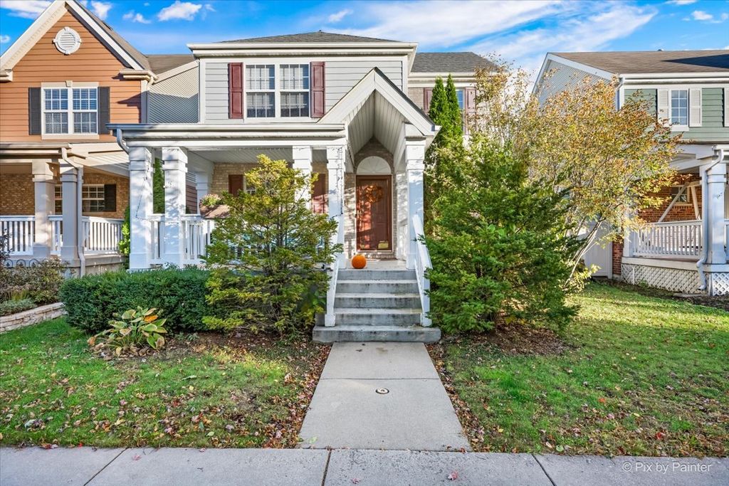 Photo for 279 Garden Drive, Elgin, IL 60124 (MLS # 12502266)