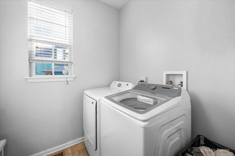 Tiny photo for 279 Garden Drive, Elgin, IL 60124 (MLS # 12502266)