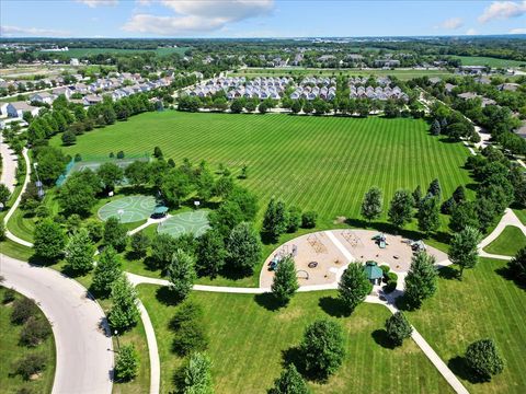 Tiny photo for 279 Garden Drive, Elgin, IL 60124 (MLS # 12502266)