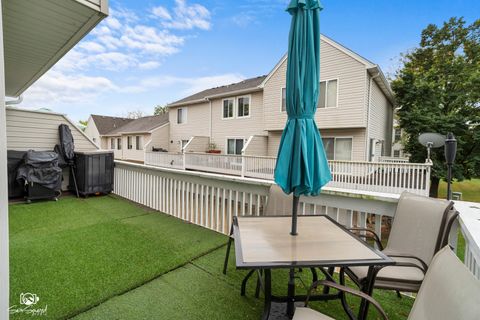 Tiny photo for 311 Hidden Creek Lane #311, North Aurora, IL 60542 (MLS # 12491661)