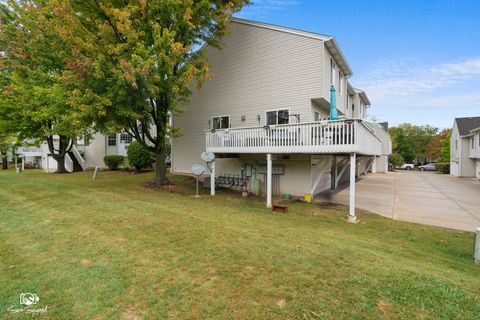 Tiny photo for 311 Hidden Creek Lane #311, North Aurora, IL 60542 (MLS # 12491661)