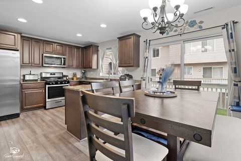Tiny photo for 311 Hidden Creek Lane #311, North Aurora, IL 60542 (MLS # 12491661)