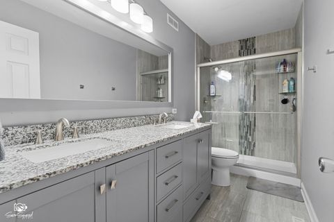 Tiny photo for 311 Hidden Creek Lane #311, North Aurora, IL 60542 (MLS # 12491661)