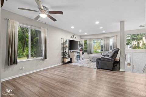 Tiny photo for 311 Hidden Creek Lane #311, North Aurora, IL 60542 (MLS # 12491661)