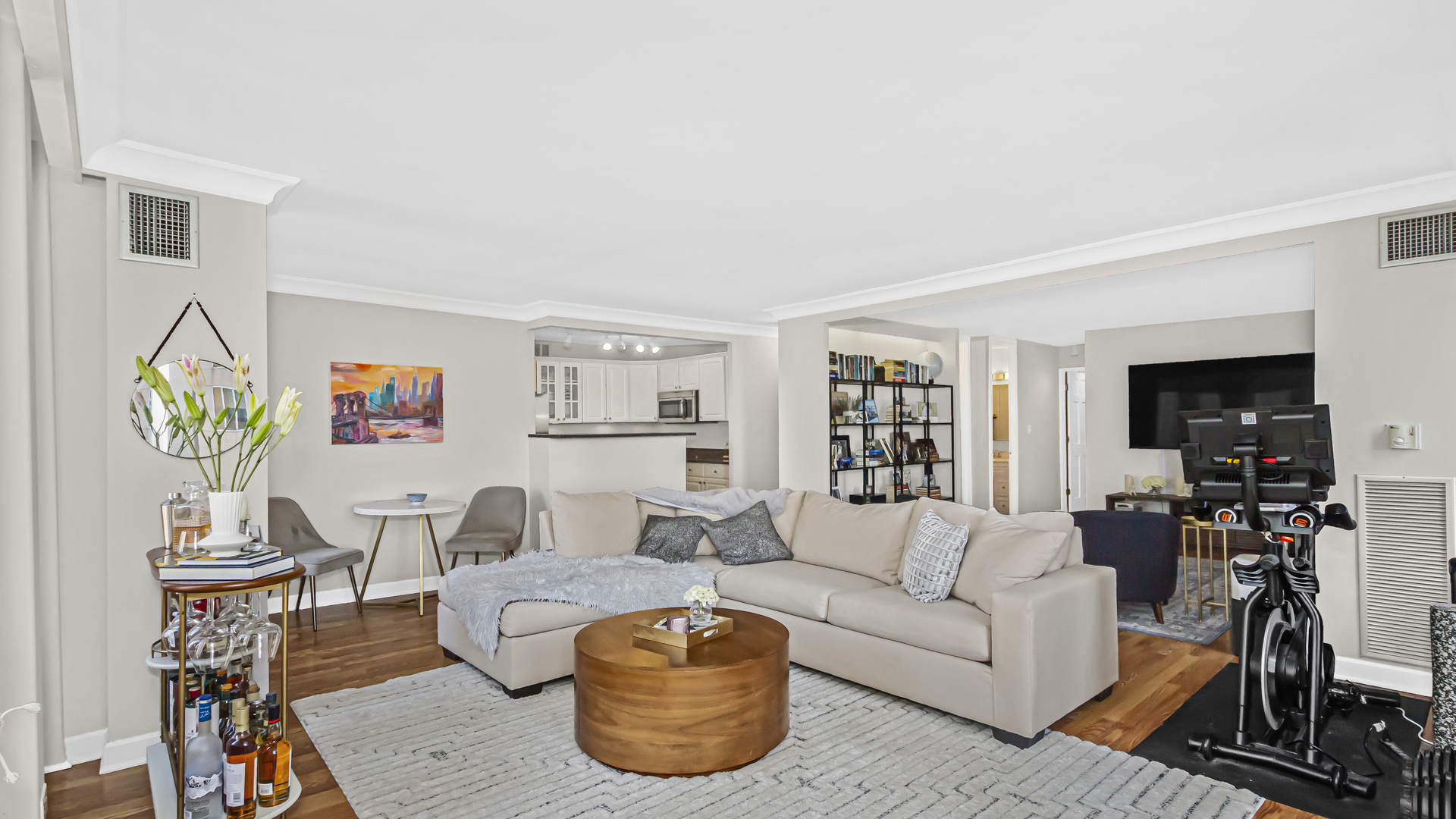 100 E Walton Street 36CD